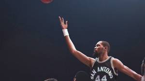 📸打破时空壁！NBA花絮图集：现役球星变装复刻名宿经典镜头
