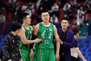 苏群专栏：辽宁广东大战 转播镜头在躲什么？