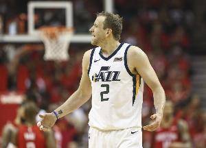 英格尔斯：刷社媒还以为我快死了 我打球不吃身体 目标继续打NBA